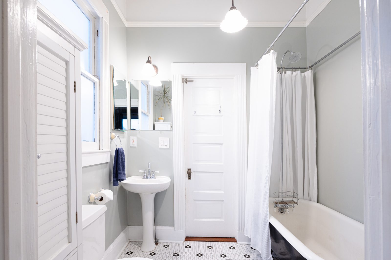Main bathroom